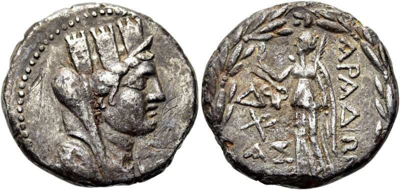 PHÖNIZIEN. ARADOS 
Tetradrachme ø 25mm (14,28g). 66 - 65 v. Chr. Vs.: Kopf der ...