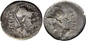 RÖMISCHE REPUBLIK. RÖMISCHE REPUBLIK NACH 211 V. CHR 
Octavian, 42 v. Chr. Denar ø 19mm (3,56g). Mzst. Rom. Vs.: CAESAR (teilweise in Ligatur) IIIVIR...