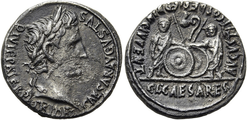 RÖMISCHE KAISERZEIT. 
Augustus, 27 v. Chr. - 14 n. Chr. Denar ø 19mm (3,67g). 2...