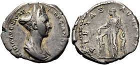 RÖMISCHE KAISERZEIT. 
Matidia, gest. 119 n. Chr. Denar ø 20mm (3,29g). 112 - 117 n. Chr. Mzst. Rom. Vs.: MATIDIA AVG DIVAE MARCIANAE F, drapierte Büs...