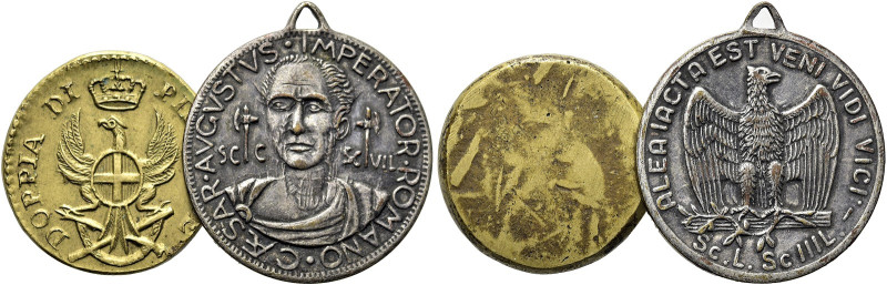 ITALIEN. 
AE Lot. 1 x Tragbare Medaille auf Julius Caesar, dazu 1 x italienisch...