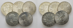 AUSTRIA. 25 Schilling. Musa K no cita 1955; Mozart 1956 K2881; Mariazell 1967 K2… Lote de 5