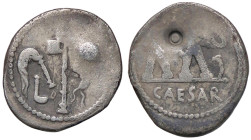 ROMANE IMPERIALI - Giulio Cesare († 44 a.C.) - Denario B. 9; Cr. 443/1 (AG g. 3,59) Contromarca

Status: MB

 Contromarca