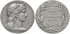 MEDAGLIE ESTERE - FRANCIA - Terza Repubblica (1870-1940) - Medaglia AE argentato Ø 50BRONZE sul bordo

Status: qSPL

 BRONZE sul bordo -