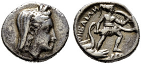 Thessalia. Thebai. 

AR-Hemidrachme 302-286 v. Chr. Kopf der Demeter mit Ährenkranz und Schleier nach rechts / Heros Protesilaos in voller Rüstung m...