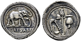 Imperatorische Prägungen. Julius Caesar † 44 v. Chr. 

Denar 49-48 v. Chr. -Heeresmünzstätte in Gallien-. Elefant nach rechts zertritt Schlange, im ...