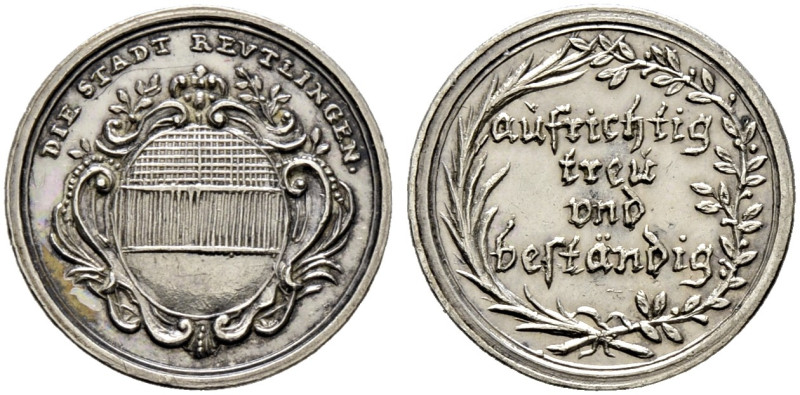 Reutlingen, Stadt. 

Kleine Silbermedaille o.J. (1730) unsigniert (wohl von P....