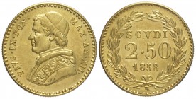 Roma, Pio IX, 2,5 Scudi 1858 anno XII segno "R" piccolo, Au mm 19 g 4,33, SPL