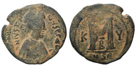 Justin I, 518-527. Follis (bronze, 15.58 g, 32 mm), Cyzicus. D N IVSTINVS P P AVC Diademed and draped bust to right. Rev. Large M between K - Y; B bel...