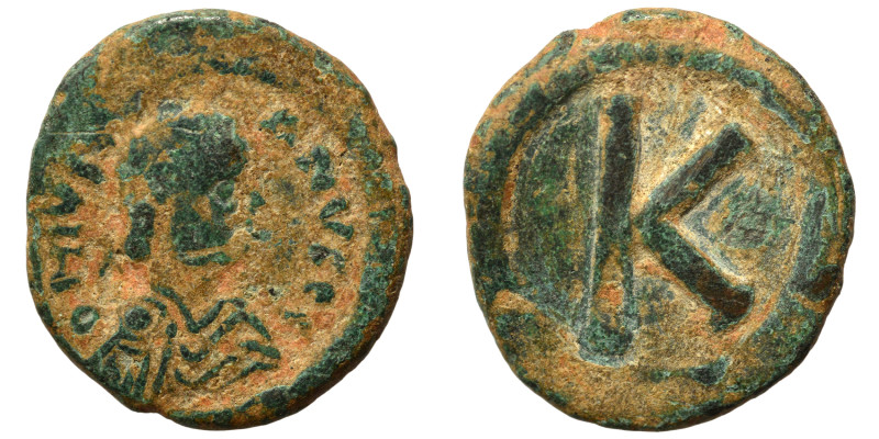 Justinian I, 527-565. Half Follis (bronze, 3.72 g, 19 mm). Salona. Diademed, dra...