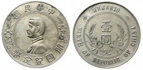 CHINA und Südostasien China Republik, 1912-1949
Dollar (Yuan) o.J., geprägt 1928. Birth of Republic. Präsident Sun Yat-Sen.
fast vorzüglich, kl. Kra...