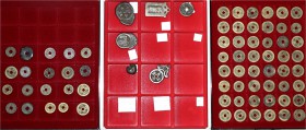 CHINA und Südostasien China Lots bis 1949
3 Schuber mit 74 Münzen und Amuletten, meist Qing-Dynastie, vereinzelt auch älter. Besichtigen.
schön-sehr...