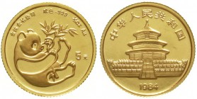 CHINA und Südostasien China Volksrepublik, seit 1949
5 Yuan Panda GOLD 1984. Liegender Panda mit Bambuszweig. 1/20 Unze Feingold.
Stempelglanz