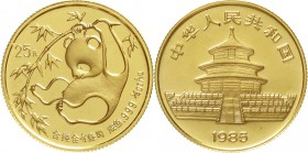 CHINA und Südostasien China Volksrepublik, seit 1949
25 Yuan Panda GOLD 1985. Panda, an Bambuszweigen turnend. 1/4 Unze Feingold.
Stempelglanz