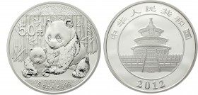 CHINA und Südostasien China Volksrepublik, seit 1949
50 Yuan 5 Unzen Silbermünze 2012. Panda und Jungtier. Im Original-Etui mit Zertifikat und Umverp...