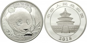 CHINA und Südostasien China Volksrepublik, seit 1949
50 Yuan Panda Silbermünze 2018. Panda. 150 g. 999er Silber. Im Original-Etui mit Zertifikat und ...