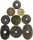 CHINA und Südostasien Lots Asien allgemein
9 Stück: 4 ältere chines. Amulette, 1 chin. Münze, 4 japan. Münzen gering erhalten-sehr schön