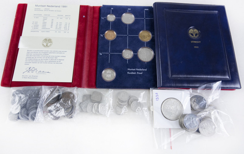 Coins Netherlands in boxes - Box with silver coins period Wilhelmina, supplement...