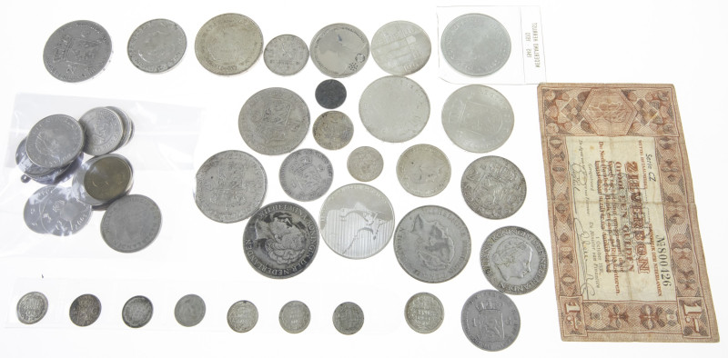 Coins Netherlands in boxes - Box with silver coins in gulden, supplemented with ...