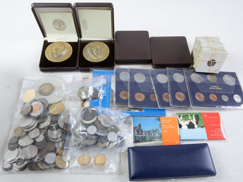 Coins Netherlands in boxes - Box with coins in silver and base period Wilhelmina...