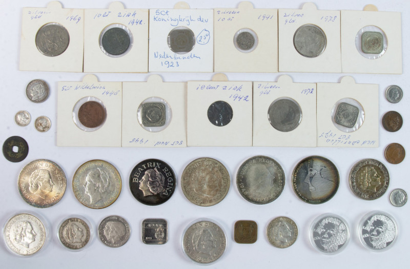 Coins Netherlands in boxes - Box with Juliana silver and some miscellaneous