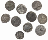 Ancient coins in lots - Roman coinage - A nice small lot with 10 Roman silver coins: 8 Republican Denarii (Q. Titius, Appius Claudius Pulcher with T. ...