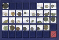 Ancient coins in lots - Roman coinage - A small collection of coins of the Republic and Augustus: an As (AE33, Janus/galley), 3 Quinarii (2 x Cato and...