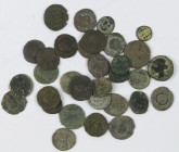 Ancient coins in lots - Roman coinage - A small collection of Roman coinage, c. 15 Antoniniani (Probus, Gallienus, Diocletianus etc.) and c. 17 other ...