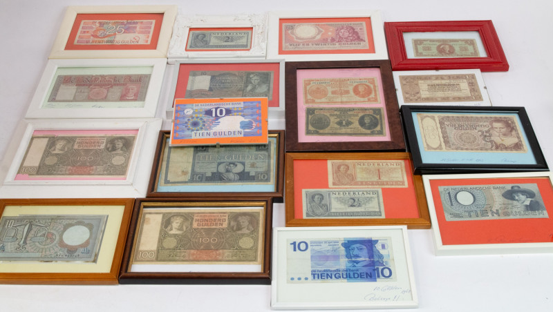 Banknotes Netherlands in boxes - Netherlands - Box with appr. 49 various banknot...