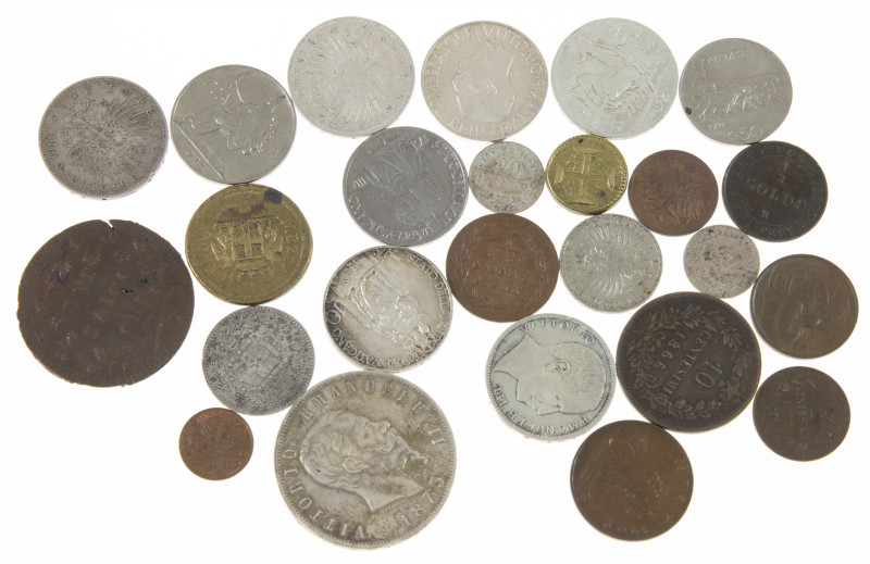 Coins world in albums - Italy - Small lot Italy and Vatican starting from 19th c...