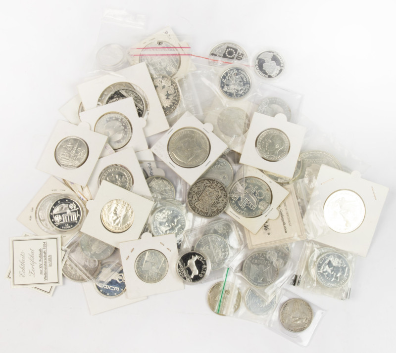 Coins world in boxes - World coins - Box with Silver World coins a.w. 10 Euro 20...