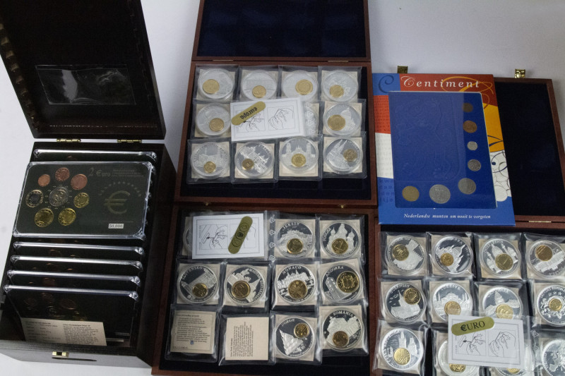 Coins world in boxes - World coins - Box with German Euro sets added 3 custom ca...