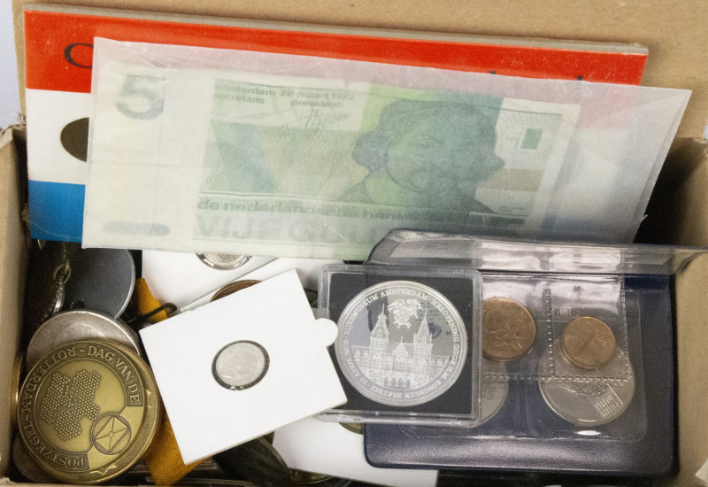 Coins world in boxes - World coins - Interesting lot various world coins incl. C...