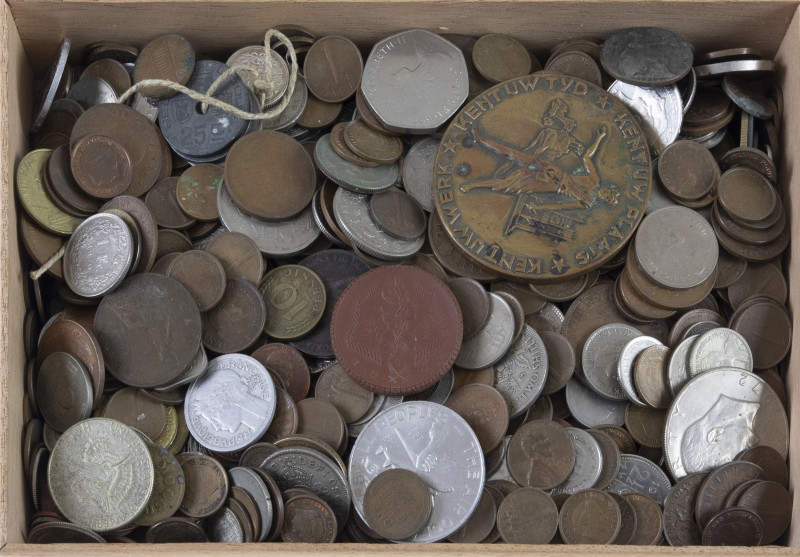 Coins world in boxes - World coins - Wooden box with World coins incl. Netherlan...