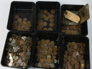 Coins world in big boxes - cannot be shipped - Kilos - Box with World coins a.w Great Britain, Cyprus, Guernsey, Australia, New Zealand, Canada, etc.,...