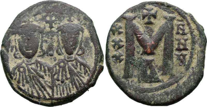 Byzantine
Nicephorus I, with Stauracius (802-811 AD). Constantinople
AE Follis...