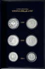 Istituto Poligrafico e Zecca dello Stato Storia della Lira Emissione 2001 di tre dittici di monete da lire 1 celebrative della lira Italiana, in confe...