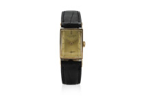 PATEK PHILIPPE -Tegolino- Movimento n.833909 a carica manuale. Numero di Serie 52XXXX. Cassa rettangolare in oro rosa 18kt 22x40mm. Corona da 5,5mm. D...