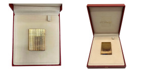 ST. DUPONT -Linea 1- Briquet De Poche. Accendino in metallo placcato oro. Oggetto in eccelenti condizioni, venduto in scatola e corredo originale comp...