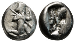 ACHAEMENID EMPIRE. Time of Darios I to Xerxes II (485-420 BC). Siglos. Sardes.
Obv: Persian king in kneeling-running stance right, holding spear and b...