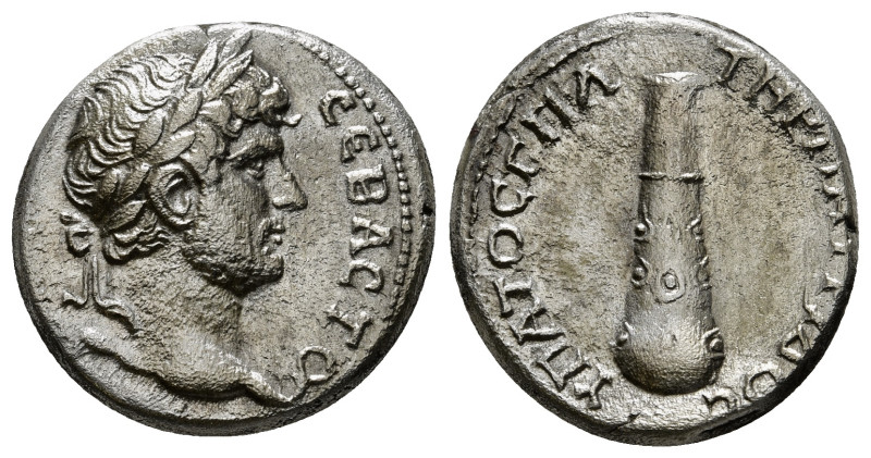 CAPPADOCIA. Caesarea. Hadrian (117-138). Didrachm.
Obv: ΑΔΡΙΑΝΟС СЄΒΑСΤΟС.
Laure...