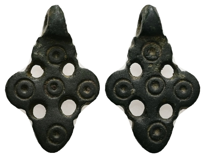 A small bronze decorative cross with hanging loop.
Weight: 2.98 g. 
Diameter: 21...