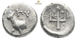 Thrace. Byzantion. (387-340 BC) AR Hemidrachm. Obv: Forepart of bull left over dolphin; monogram in left country, ΠΑ above. Rev: trident. 1,81g 11,6 m...