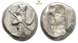 PERSIA. Achaemenid Empire. Time of Darius I (Circa 510-486 BC). Siglos.
Obv: Persian king in kneeling-running stance right, drawing bow.
Rev: Rectangu...