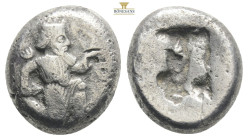 PERSIA. Achaemenid Empire. Time of Darius I (Circa 510-486 BC). Siglos.
Obv: Persian king in kneeling-running stance right, drawing bow.
Rev: Rectangu...
