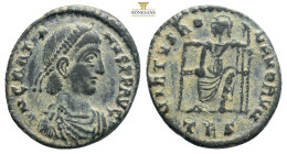 Gratian (367-383). Æ Arelate, 378-383. Pearl-diademed, draped and cuirassed bust r. R/ Roma seated facing, head l., holding globe and reversed spear 2...