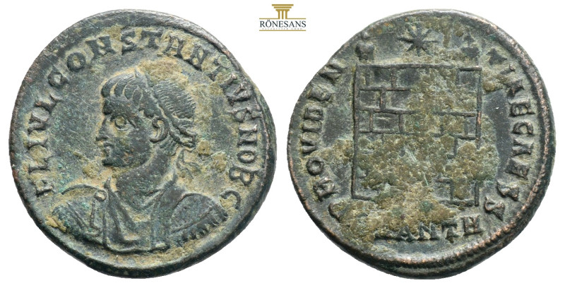 Constantinus II. AD 316-337. Treveri
Follis Æ
FL IVL CONSTANTIVS NOB C, Laureate...