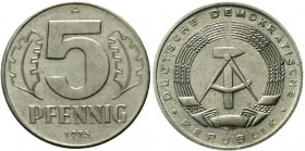 Proben, Verprägungen und Besonderheiten DDR
5 Pfennig 1975 A. Chromstahl. 2,70 g.
vorzüglich, kl. Randfehler, sehr selten