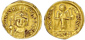 Byzantinische Goldmünzen

Kaiserreich

Mauricius Tiberius, 582-602

Solidus 582/602, Constantinopel, 1. Off. Büste mit Kreuzglobus v.v./VICTOR A...