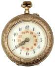 Uhren aus Gold

Taschenuhren

Damen-Taschenuhr Gelbgold 333/1000 (ungepunzt) um 1900. 27 mm; 16,17 g. Tragöse lose, Handaufzug überdreht, Werk läu...